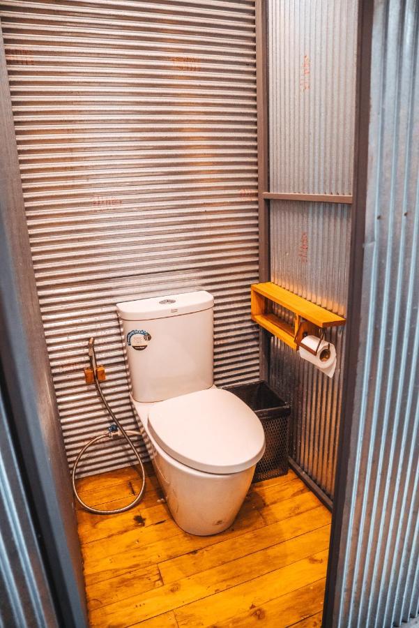 Warehouse Hostel Тау Экстерьер фото